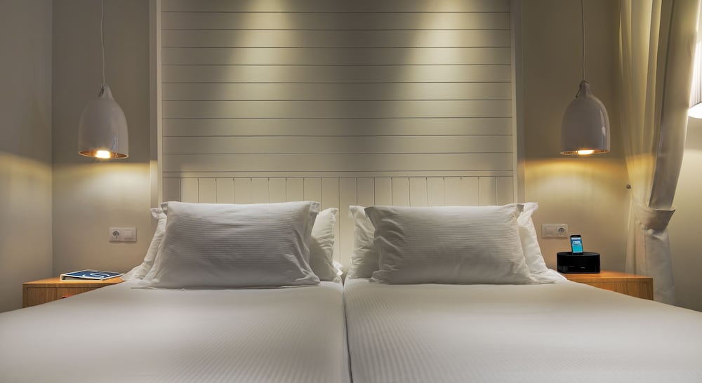 H10 Conquistador — Hotel rooms in Playa de las Americas, Canary Islands