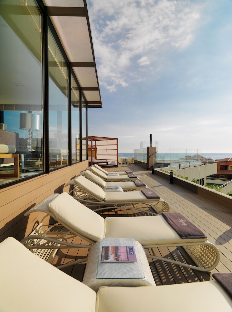 H10 Conquistador — Hotel rooms in Playa de las Americas, Canary Islands