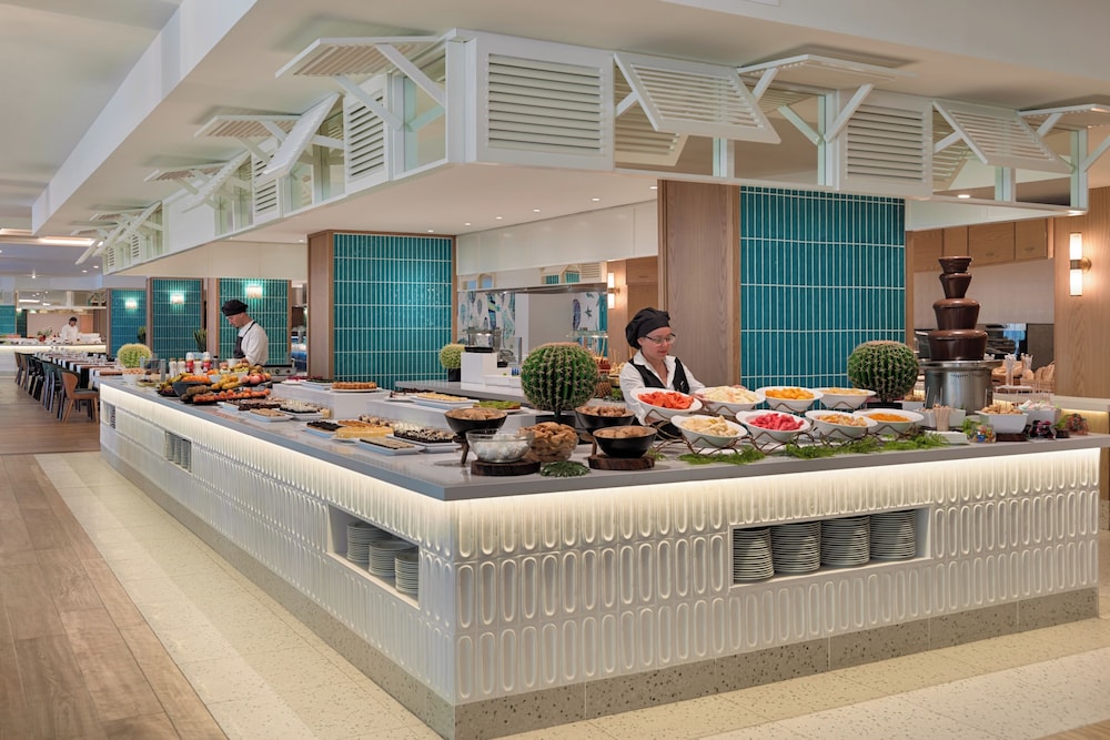 H10 Conquistador — Restaurant & bars in Playa de las Americas, Canary Islands