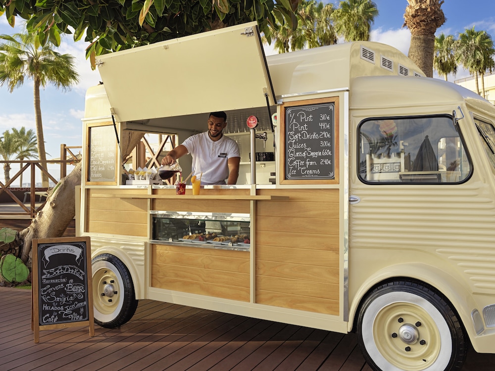 H10 Conquistador — Restaurant & bars in Playa de las Americas, Canary Islands