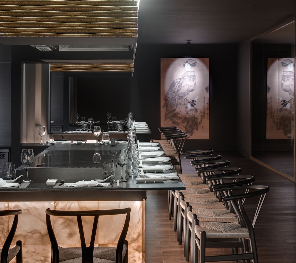 H10 Conquistador — Restaurant & bars in Playa de las Americas, Canary Islands