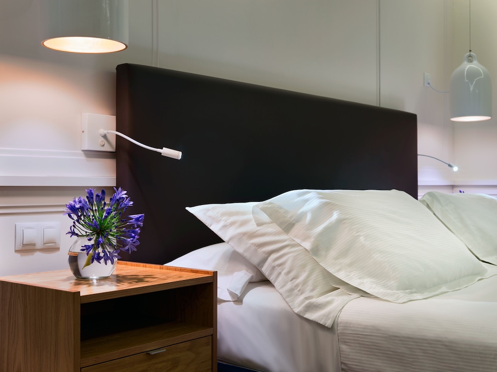H10 Conquistador — Hotel rooms in Playa de las Americas, Canary Islands