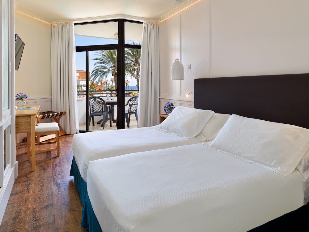 H10 Conquistador — Hotel rooms in Playa de las Americas, Canary Islands