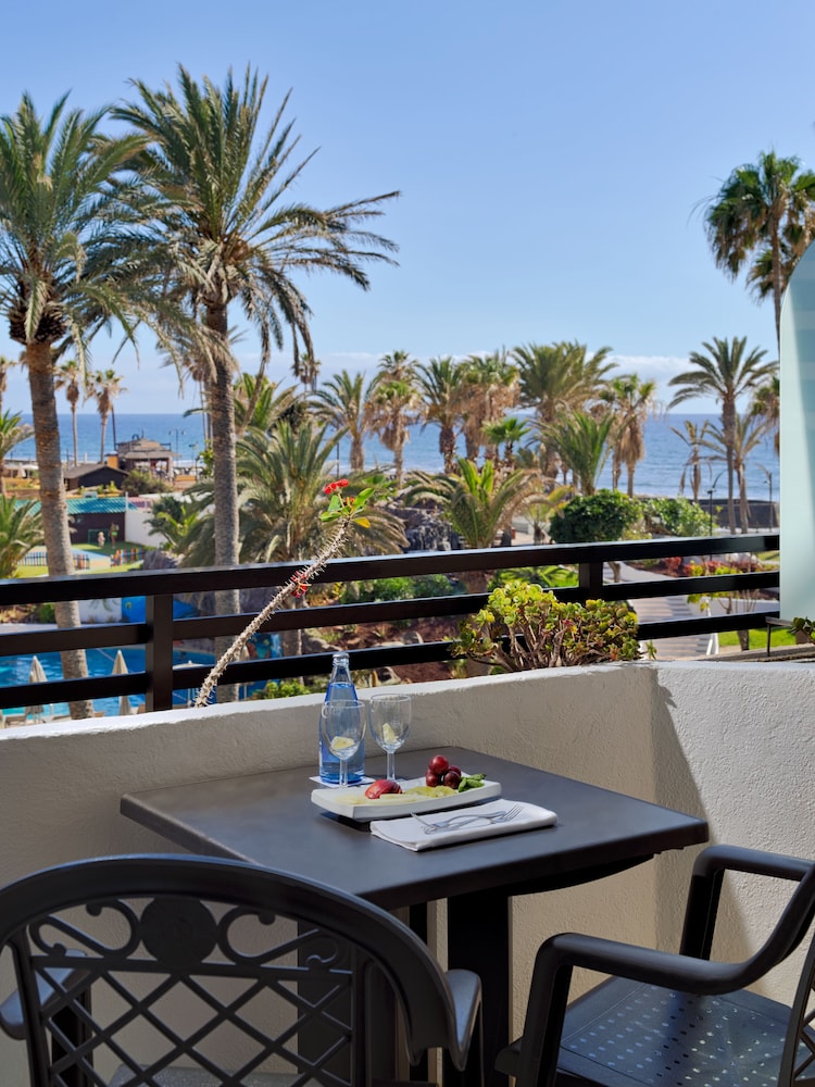 H10 Conquistador — Hotel rooms in Playa de las Americas, Canary Islands