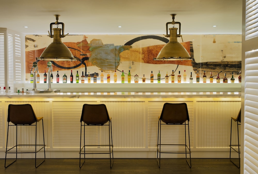 H10 Conquistador — Restaurant & bars in Playa de las Americas, Canary Islands