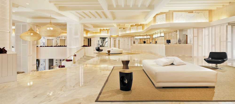 H10 Conquistador — Hotel building in Playa de las Americas, Canary Islands