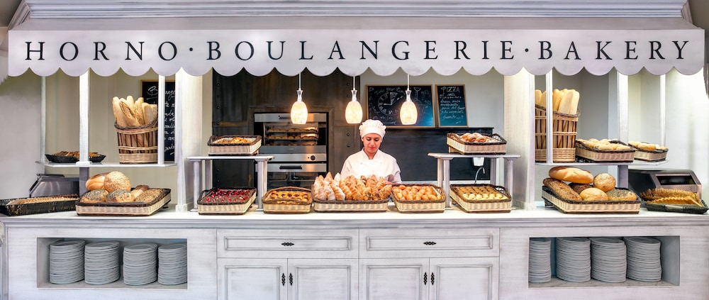 H10 Conquistador — Restaurant & bars in Playa de las Americas, Canary Islands