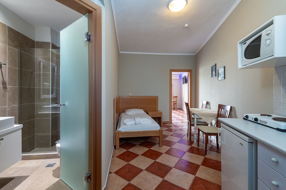 Argiri Resort Hotel Apartments — Hotel rooms in Kardamena, South Aegean