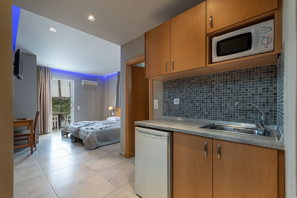 Argiri Resort Hotel Apartments — Hotel rooms in Kardamena, South Aegean