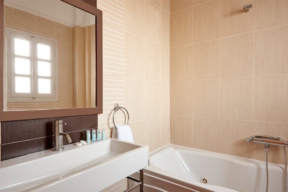 Terra Blue Santorini — Hotel rooms in Kamari, South Aegean