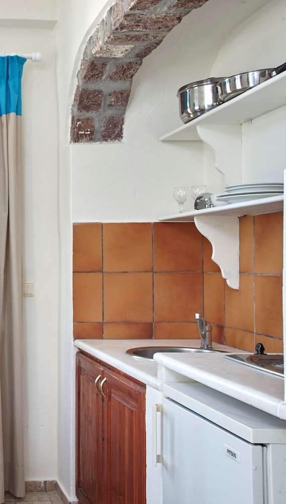 Terra Blue Santorini — Hotel rooms in Kamari, South Aegean