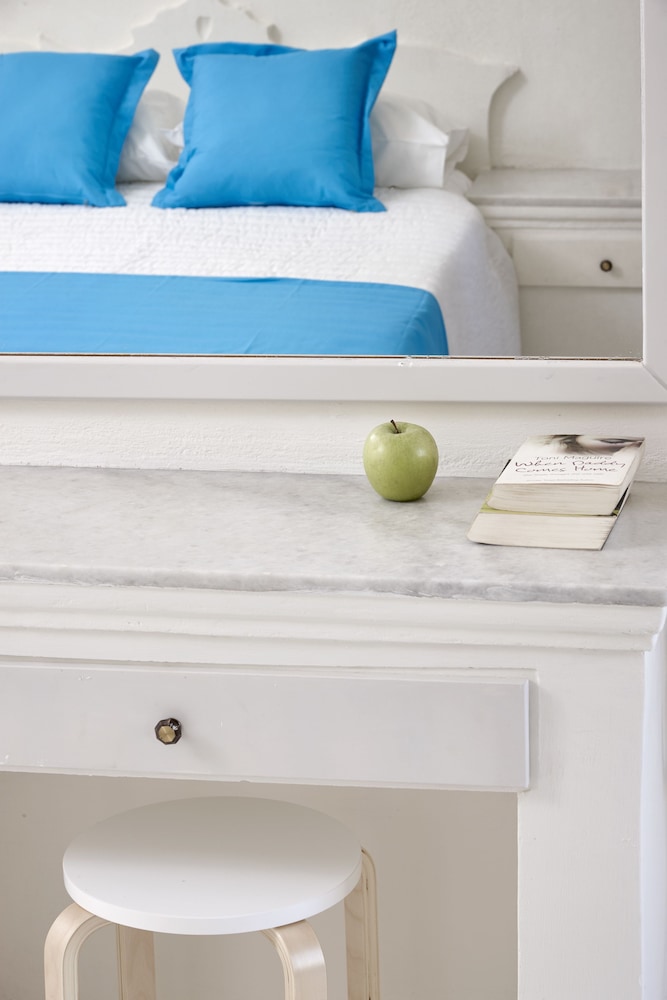 Terra Blue Santorini — Hotel rooms in Kamari, South Aegean