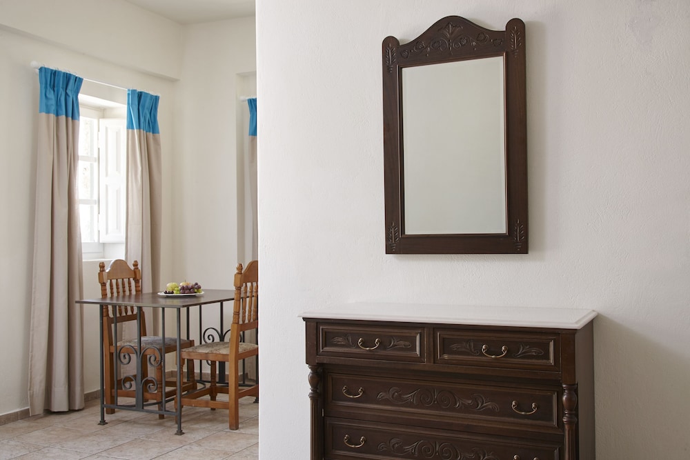 Terra Blue Santorini — Hotel rooms in Kamari, South Aegean
