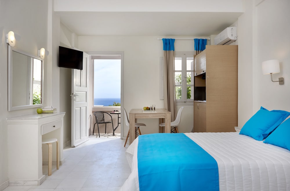 Terra Blue Santorini — Hotel rooms in Kamari, South Aegean