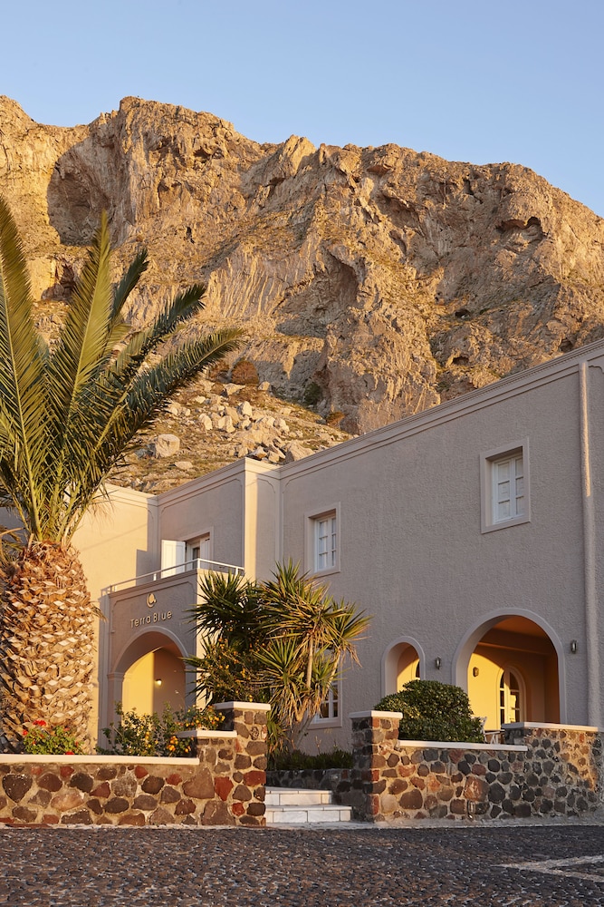 Terra Blue Santorini — Hotel building in Kamari, South Aegean