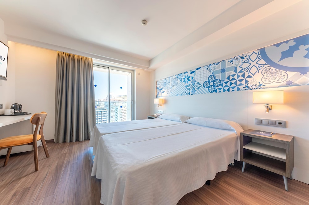 Port Benidorm Hotel & Spa 4* Sup — Hotel rooms in Benidorm, Valencian Community