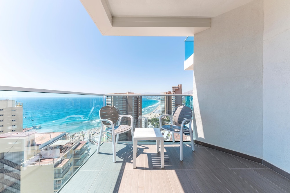 Port Benidorm Hotel & Spa 4* Sup — Hotel rooms in Benidorm, Valencian Community