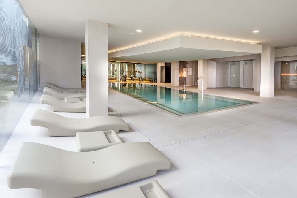 Port Benidorm Hotel & Spa 4* Sup — Swimming pool in Benidorm, Valencian Community