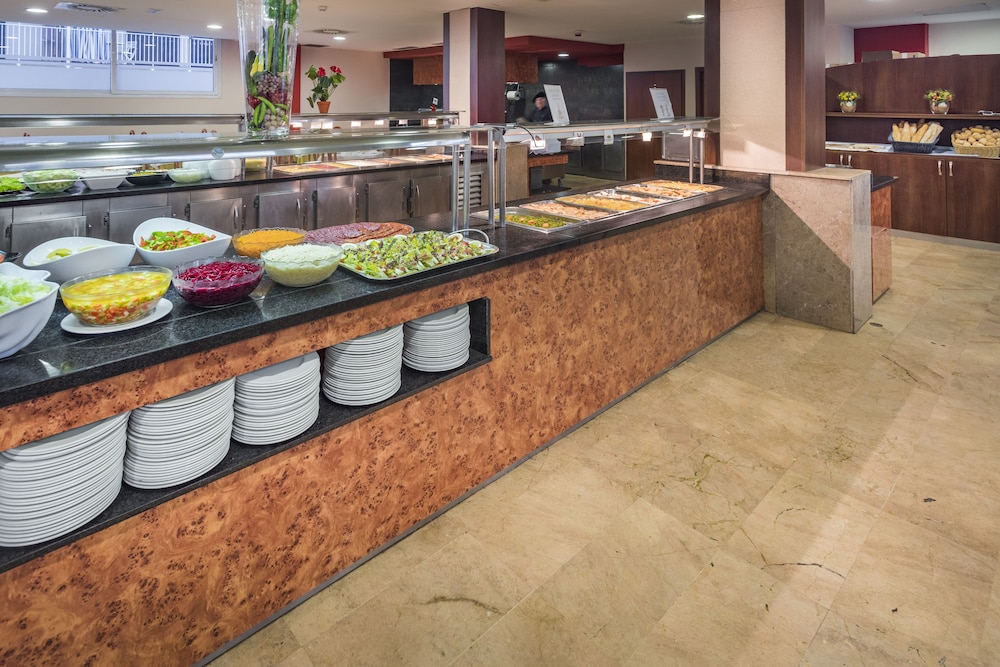 4R Salou Park Resort II — Restaurant & bars in Salou, Catalonia
