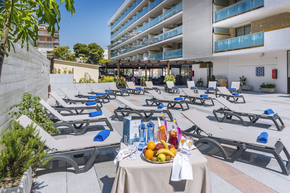 4R Salou Park Resort II — Hotel building in Salou, Catalonia