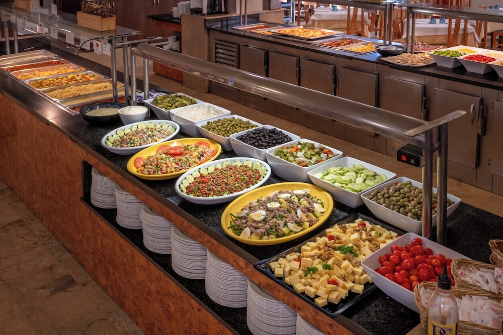 4R Salou Park Resort II — Restaurant & bars in Salou, Catalonia