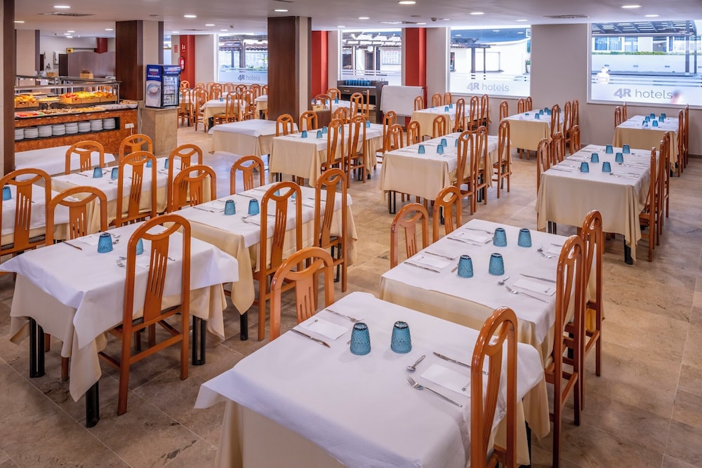 4R Salou Park Resort II — Restaurant & bars in Salou, Catalonia