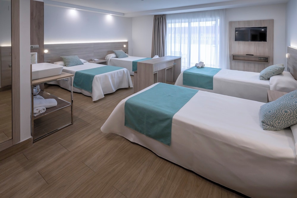 4R Salou Park Resort II — Hotel rooms in Salou, Catalonia