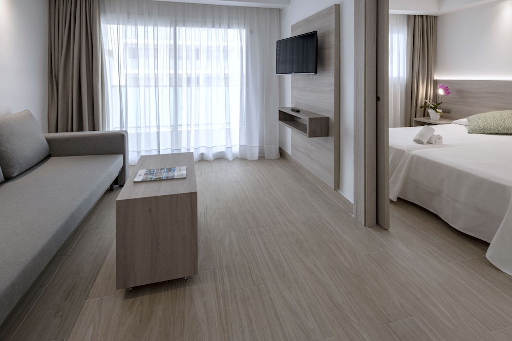 4R Salou Park Resort II — Hotel rooms in Salou, Catalonia