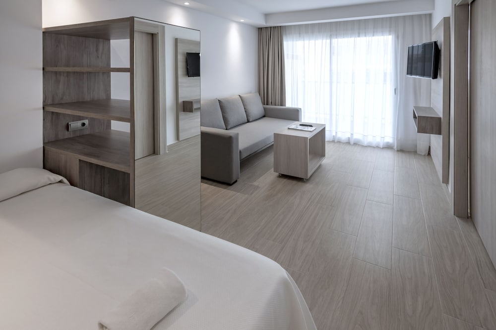 4R Salou Park Resort II — Hotel rooms in Salou, Catalonia