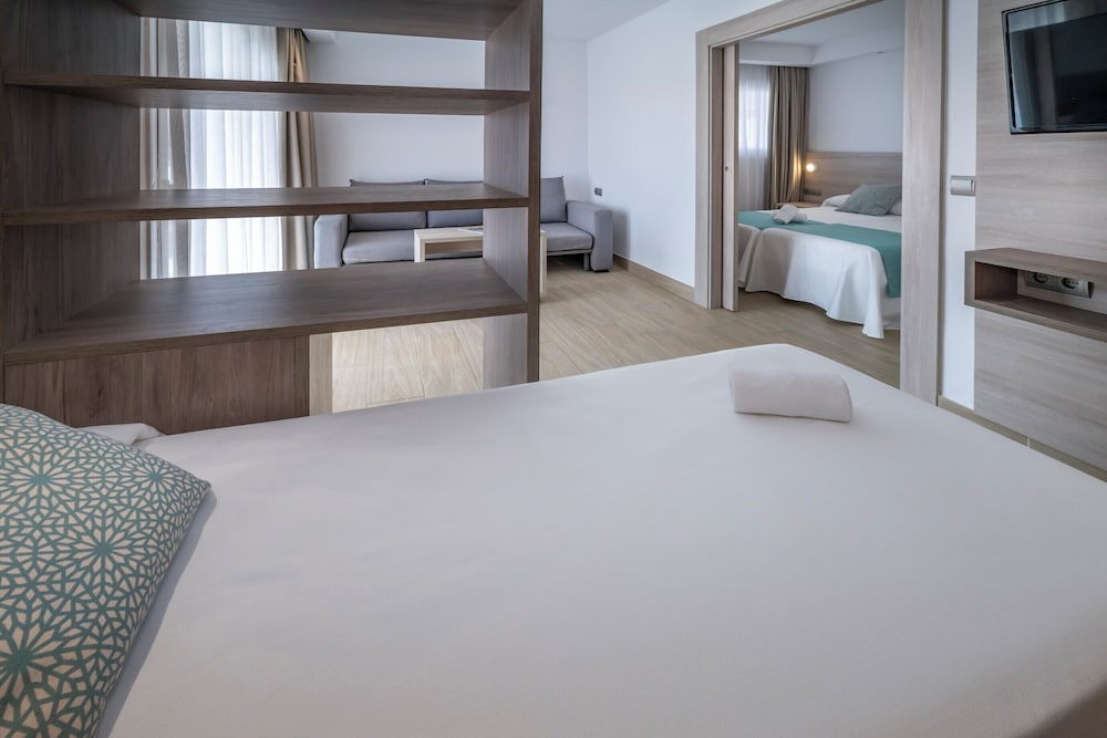 4R Salou Park Resort II — Hotel rooms in Salou, Catalonia