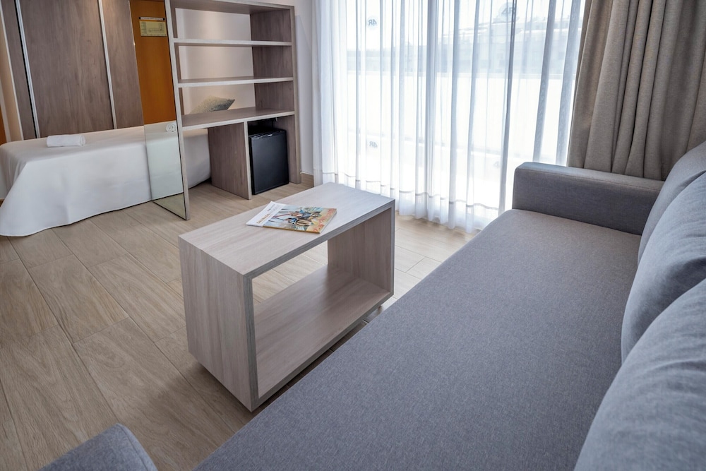4R Salou Park Resort II — Hotel rooms in Salou, Catalonia