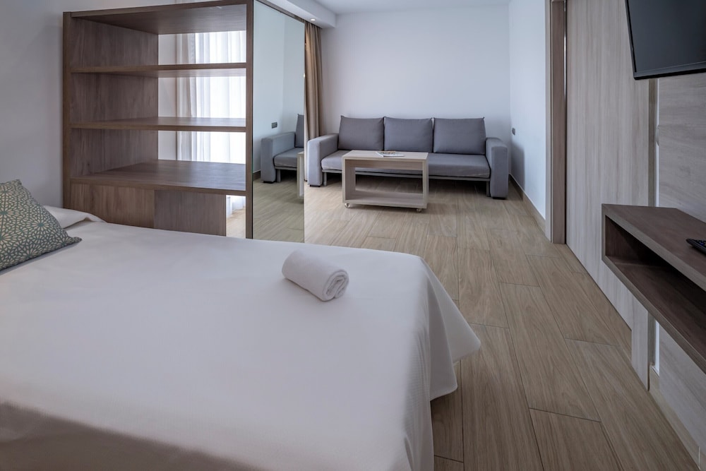 4R Salou Park Resort II — Hotel rooms in Salou, Catalonia