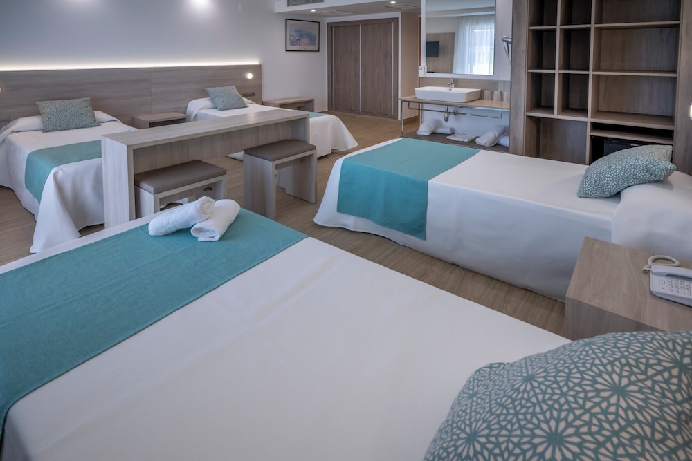 4R Salou Park Resort II — Hotel rooms in Salou, Catalonia