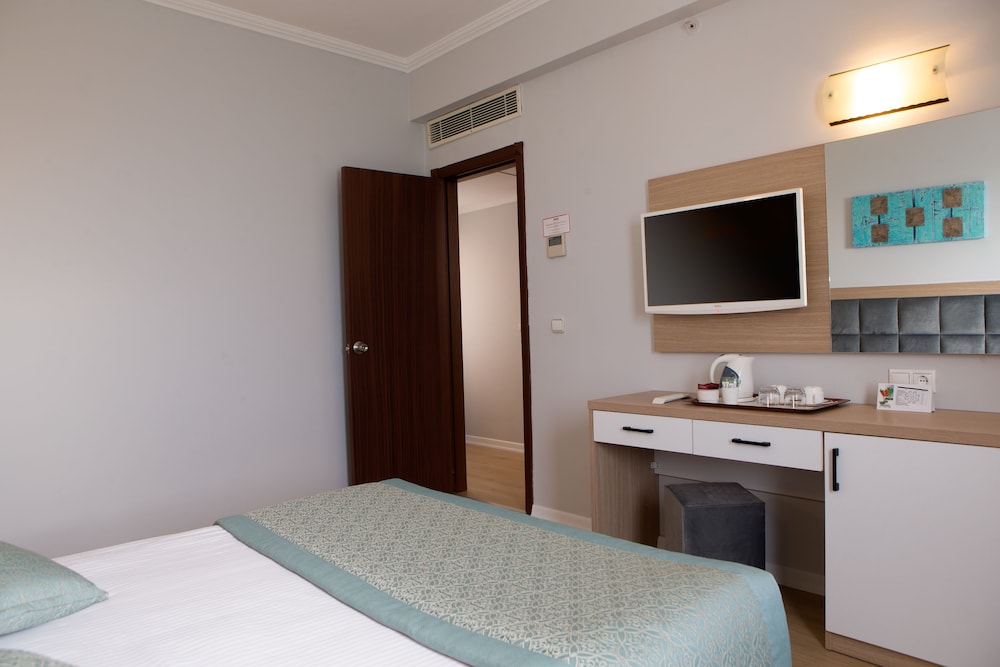 Antalya Adonis Hotel — Hotel rooms in Antalya