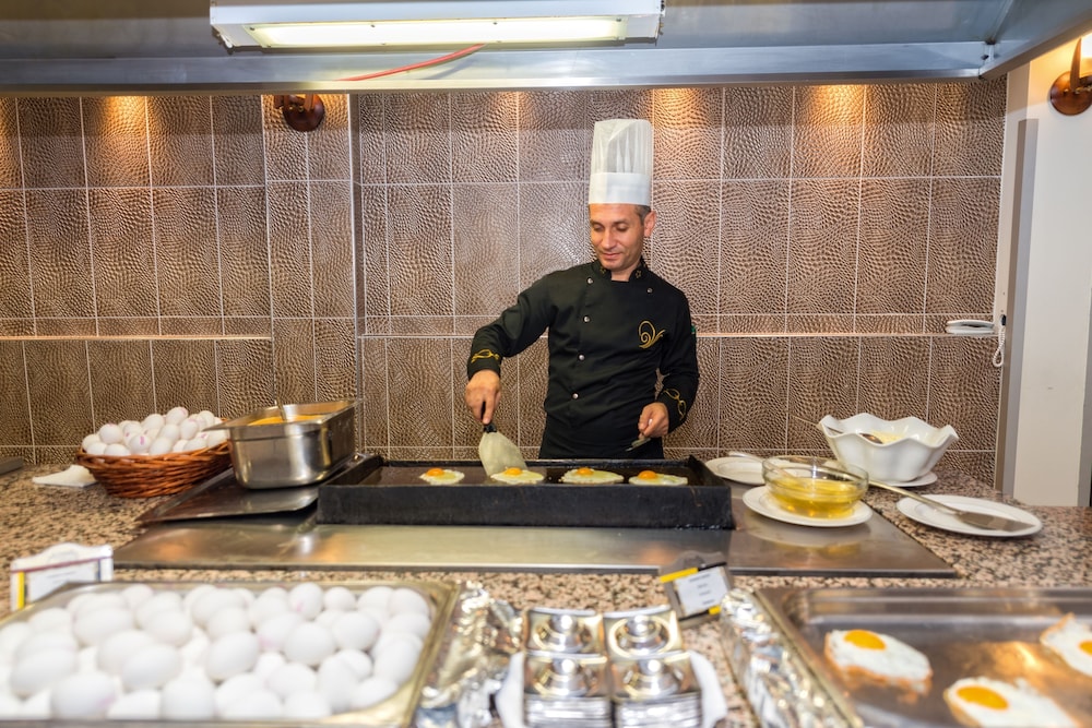 Antalya Adonis Hotel — Restaurant & bars in Antalya