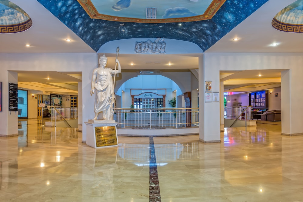 Antalya Adonis Hotel — Hotel building in Antalya