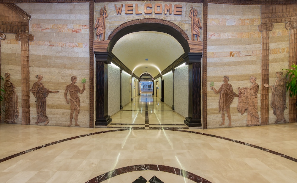 Antalya Adonis Hotel — Hotel building in Antalya