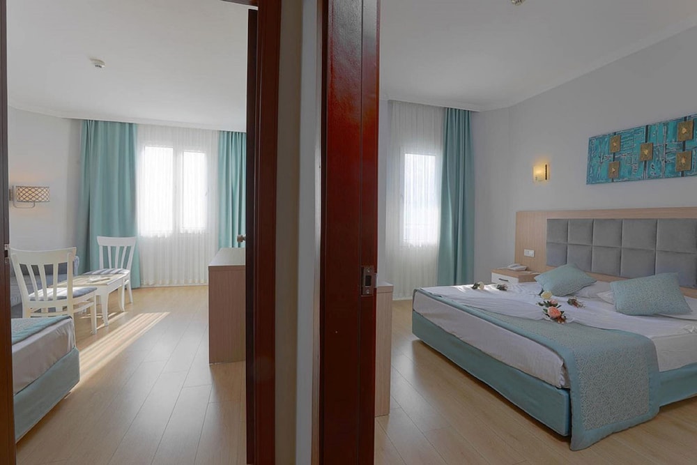 Antalya Adonis Hotel — Hotel rooms in Antalya