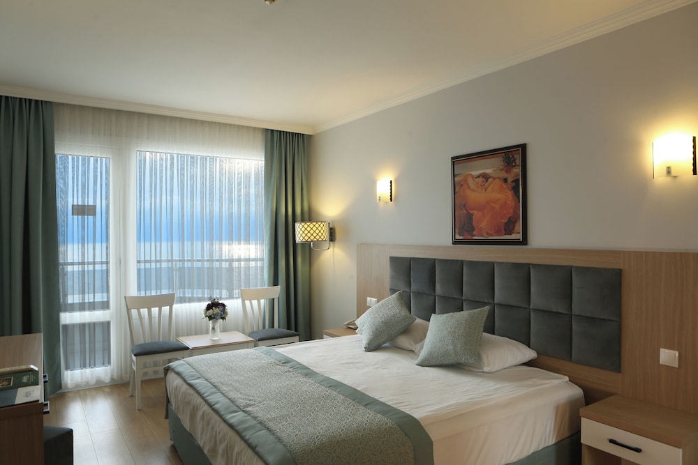 Antalya Adonis Hotel — Hotel rooms in Antalya