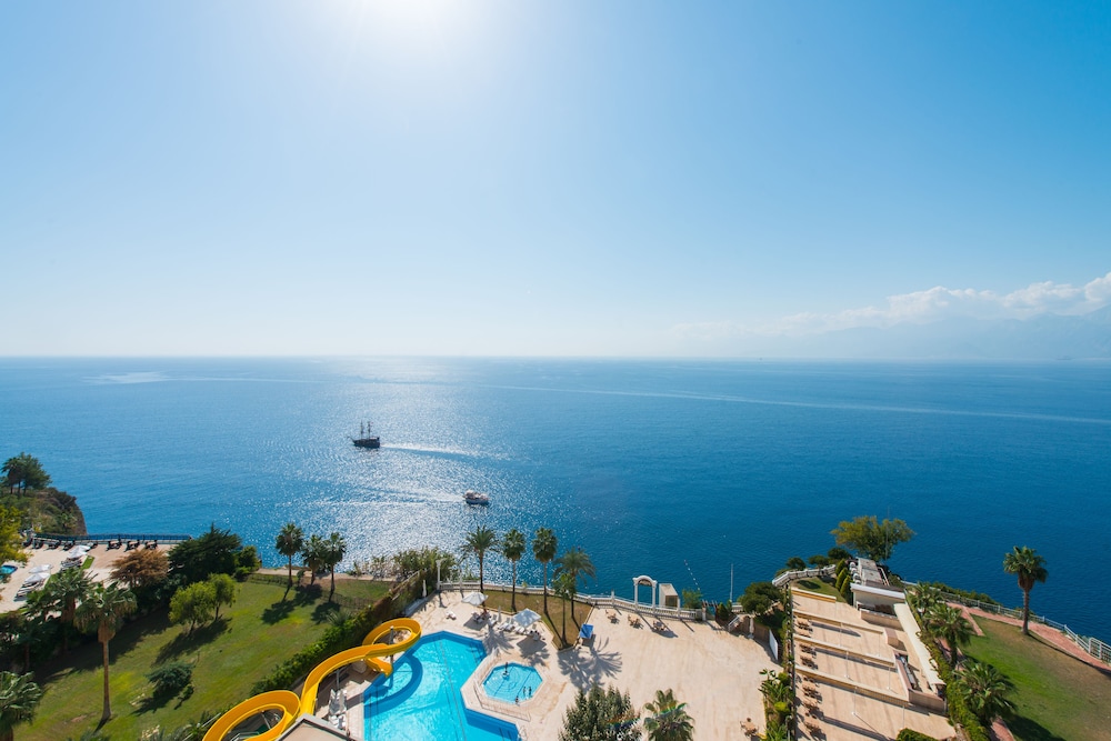 Antalya Adonis Hotel — Main photo in Antalya