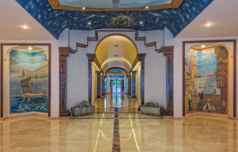 Antalya Adonis Hotel — Hotel building in Antalya