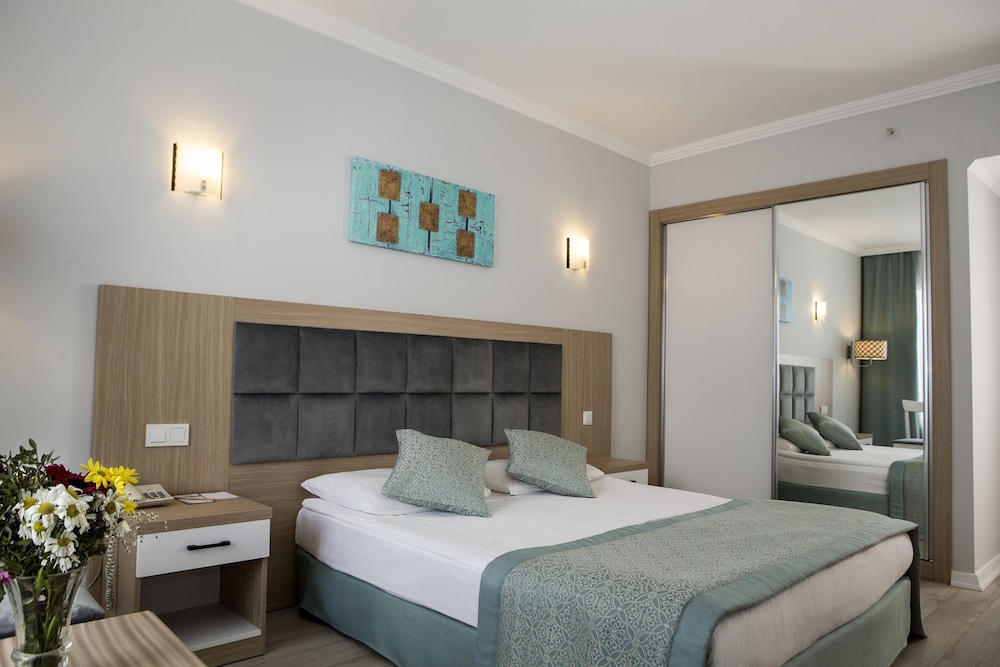 Antalya Adonis Hotel — Hotel rooms in Antalya