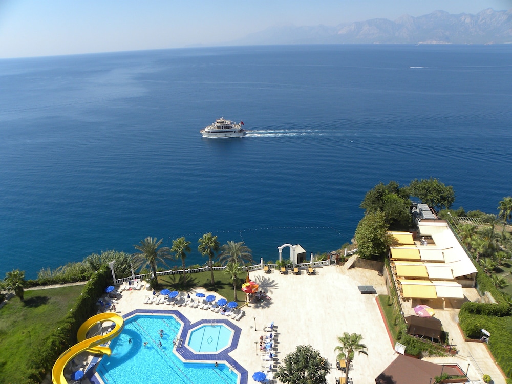 Antalya Adonis Hotel — Swimming pool in Antalya