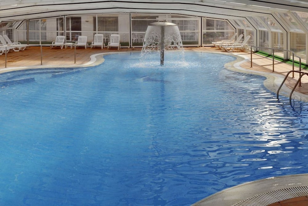 Hotel GHT Oasis Park & SPA — Swimming pool in Lloret de Mar, Catalonia