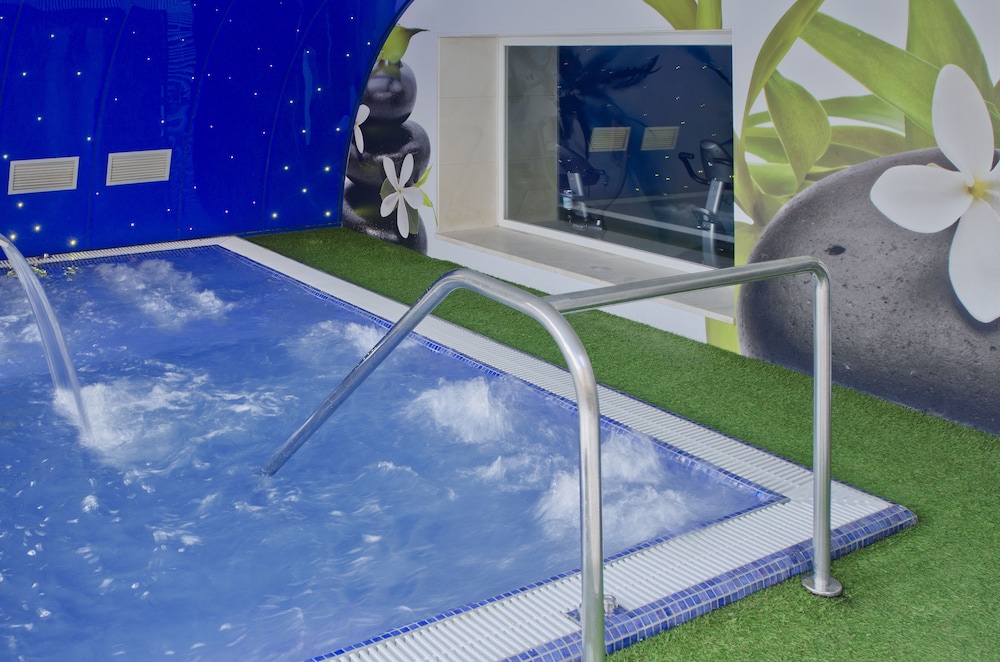 Hotel GHT Oasis Park & SPA — Spa in Lloret de Mar, Catalonia