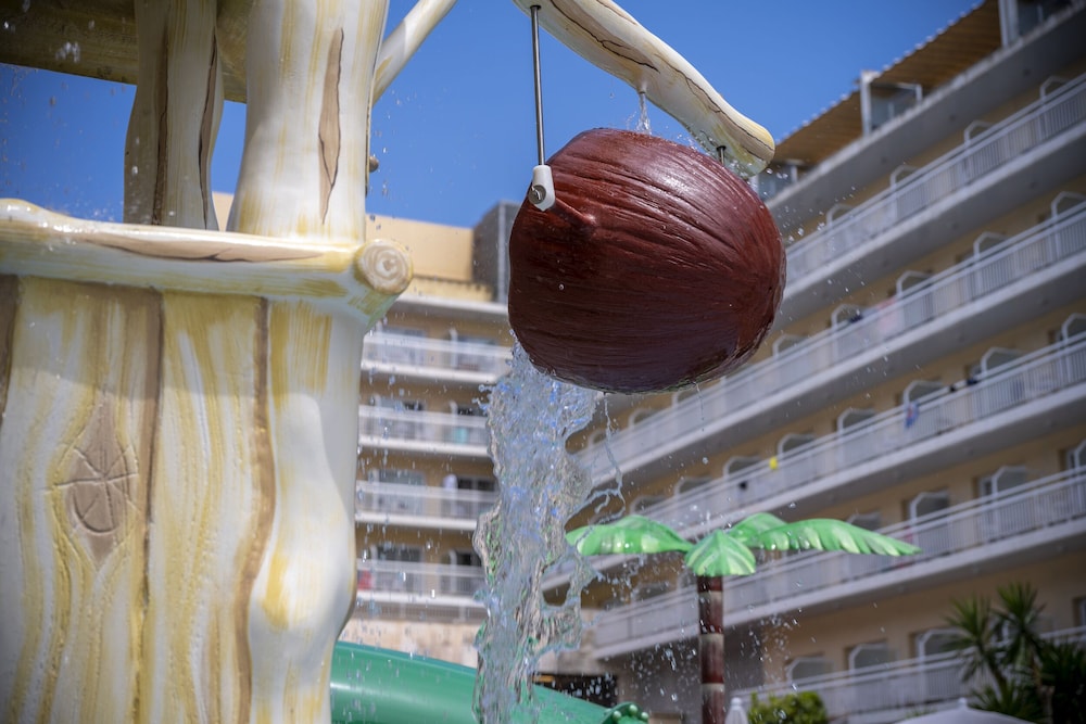 Hotel GHT Oasis Park & SPA — Attractions for children in Lloret de Mar, Catalonia