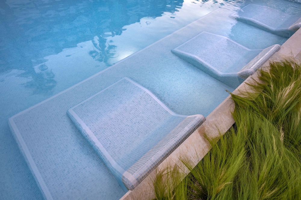 Hotel GHT Oasis Park & SPA — Swimming pool in Lloret de Mar, Catalonia