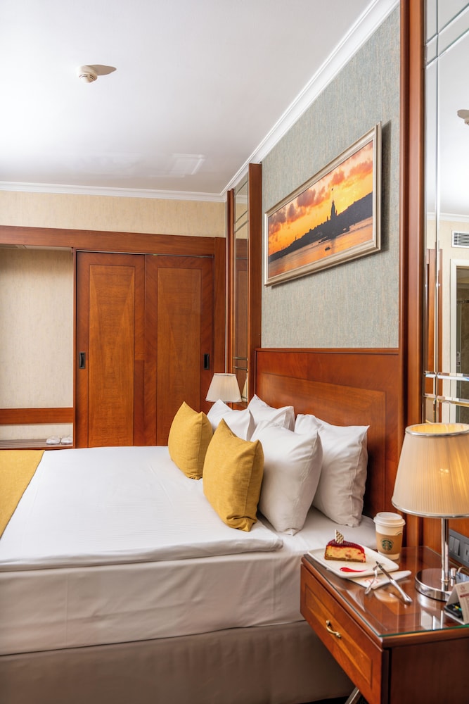 Akgun Istanbul Hotel, WorldHotels Crafted — Hotel rooms in Istanbul, Istanbul