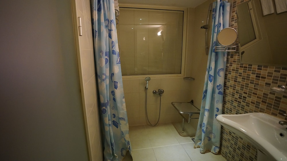Akgun Istanbul Hotel, WorldHotels Crafted — Hotel rooms in Istanbul, Istanbul