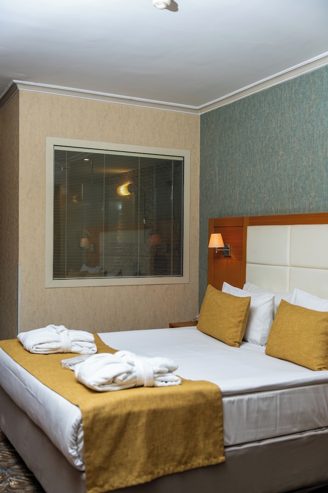 Akgun Istanbul Hotel, WorldHotels Crafted — Hotel rooms in Istanbul, Istanbul